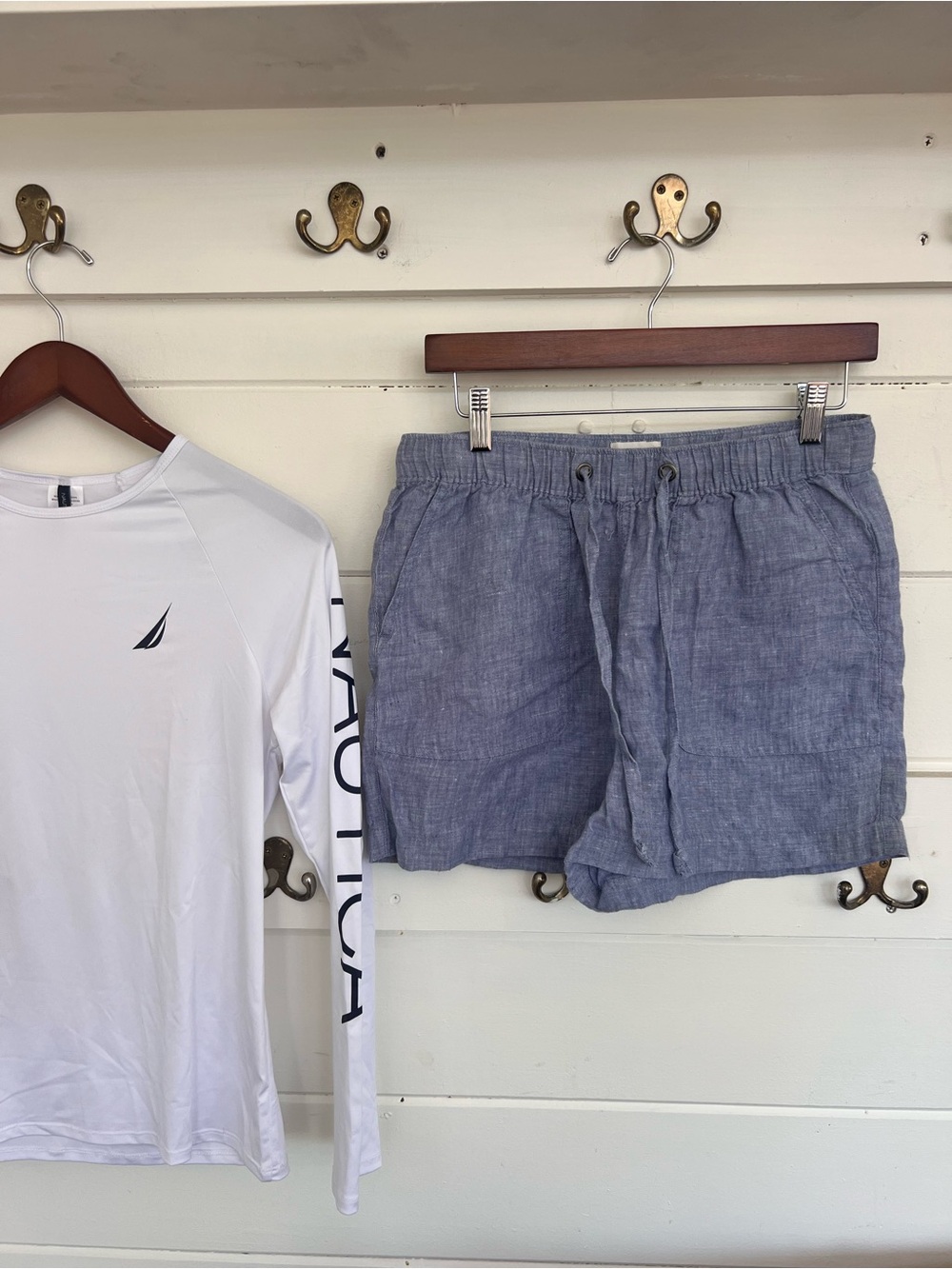 C&C California 100% Linen Denim Blue Color Short. Size M.